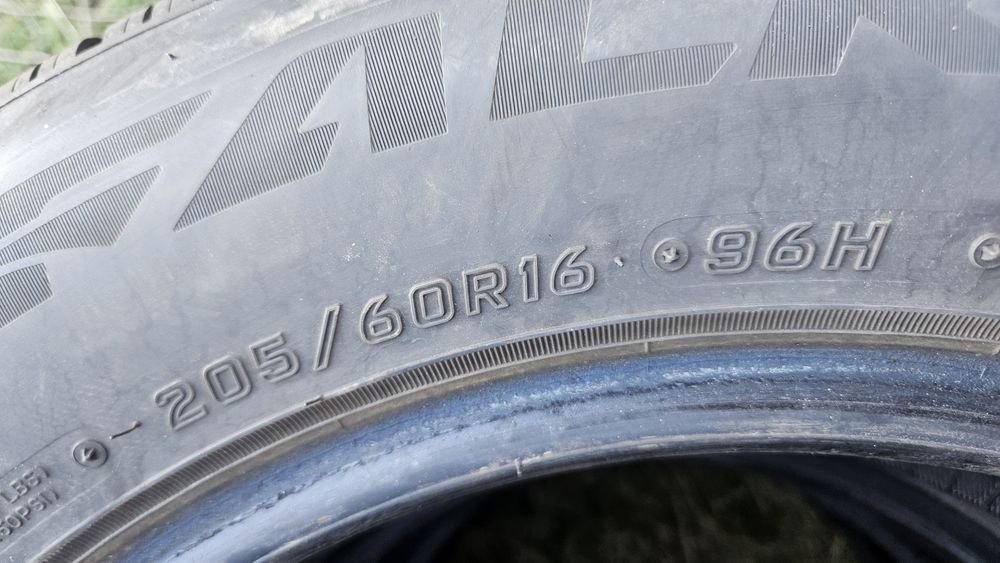 4бр гуми 205 60 16 дот 25 фалкен falken