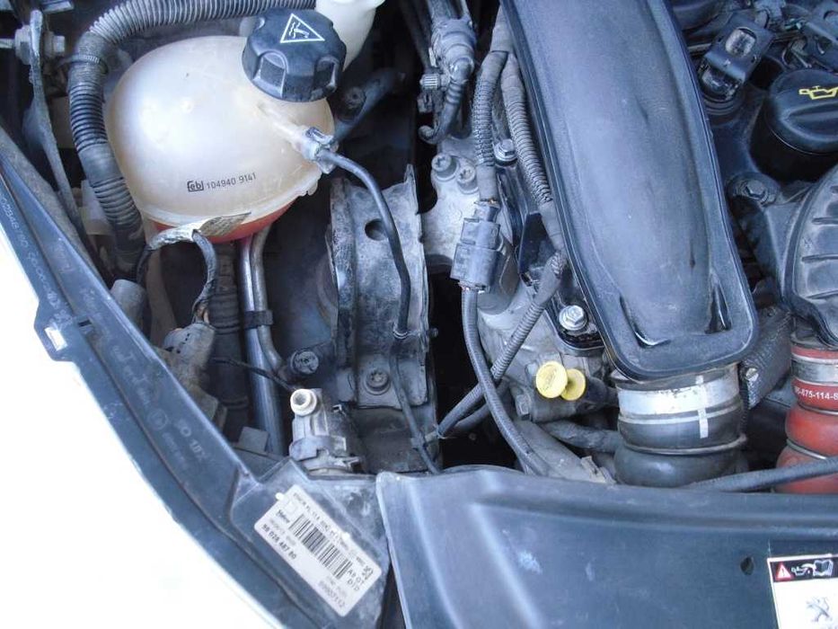 Продавам автомобил Пежо 208 GTI
