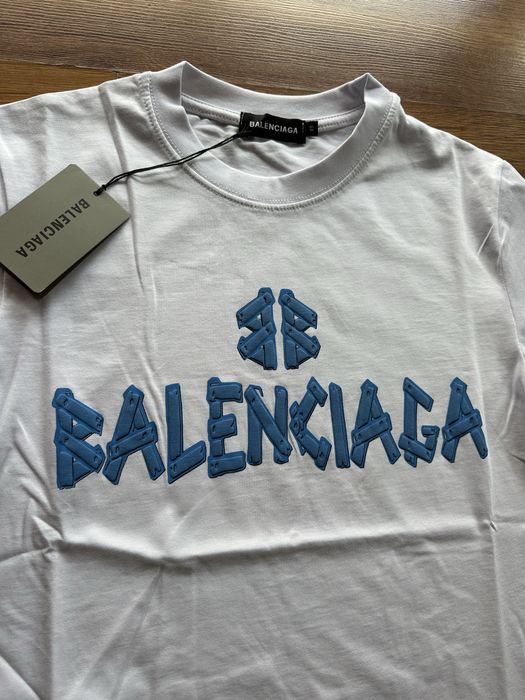 Мъжка,памучна,бяла тениска Balenciaga със синьо лого
