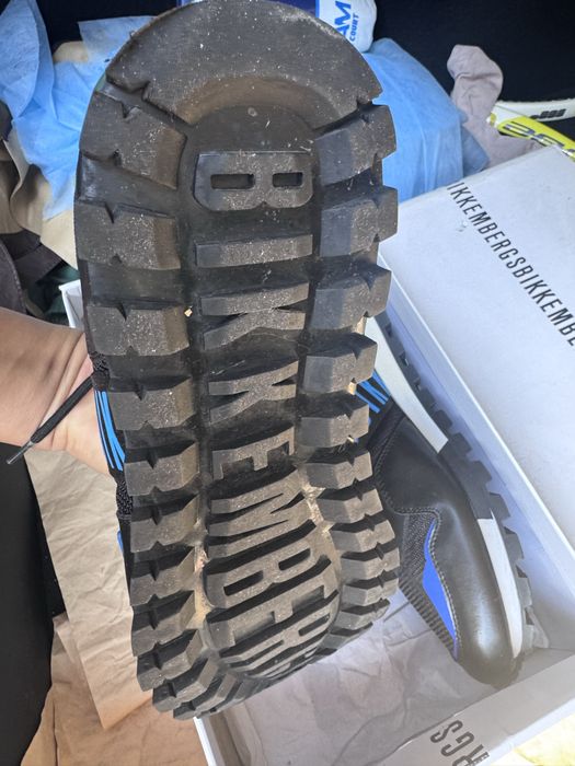 Продам кроссовки bikkembergs