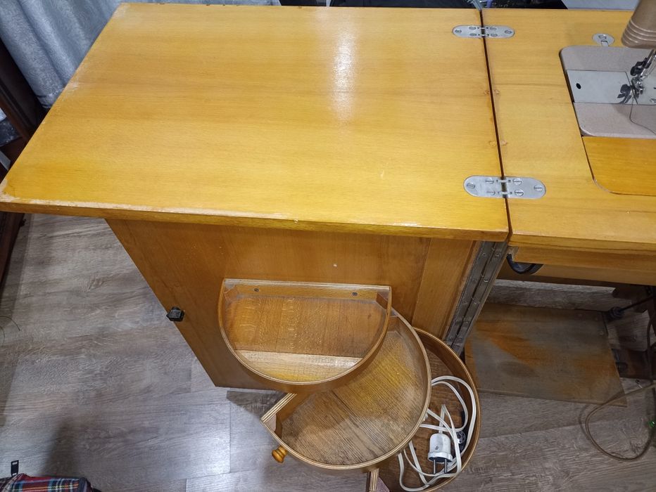 Продам швейную машину