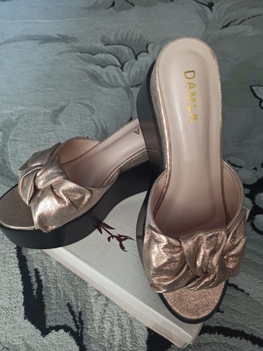 Продам женскую обувь