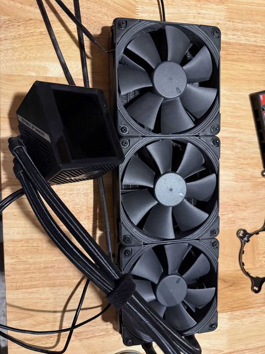 Водно ASUS ROG RYUJIN II 360 Noctua NF-F12 IndustrialPPC Fans 3.5 Ful