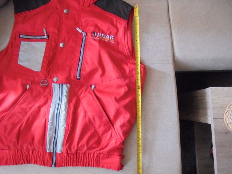 Яке без ръкави за планина/ски Peak Performance