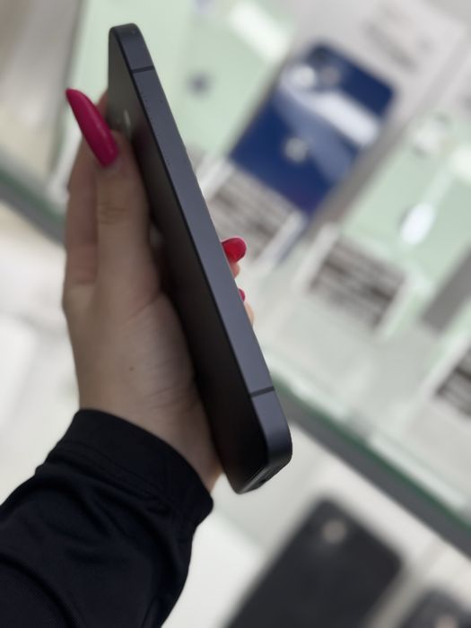HUMOR GSM oferă spre vânzare / Google Pixel 9a / 128 GB / Negru / Garanție 6 luni