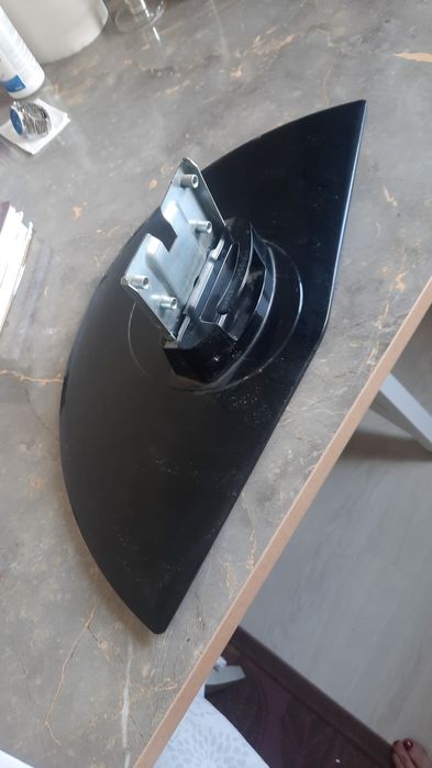 Продам срочно телевизор