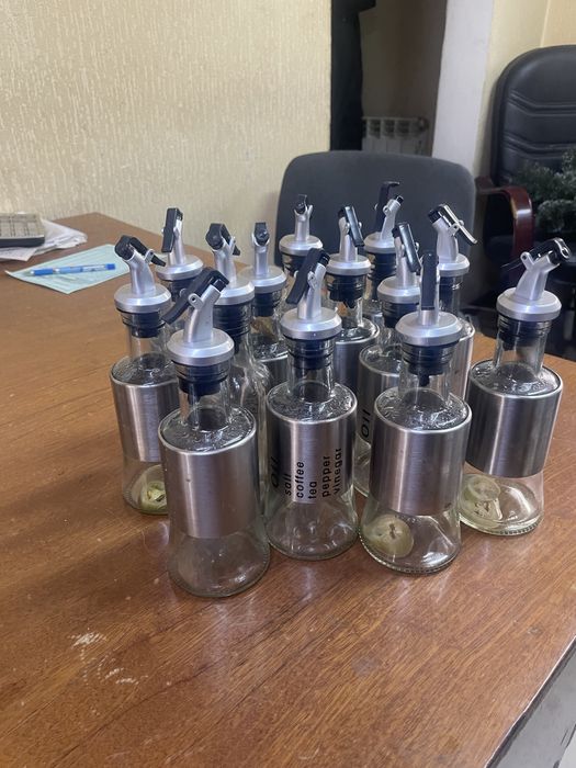 Продам стекляные уксусницы