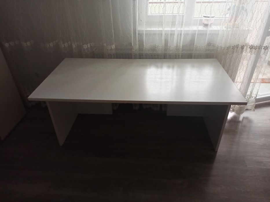 Birou mare alb lucios