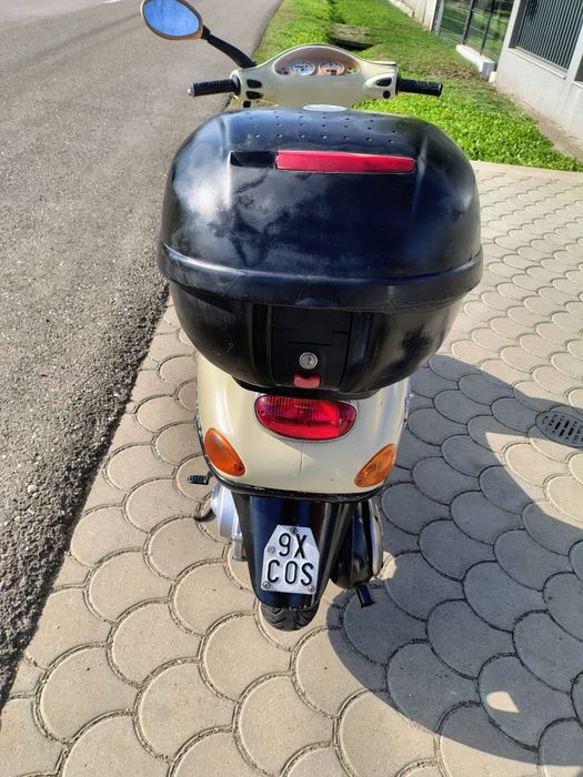 Scuter Piaggio Vespa