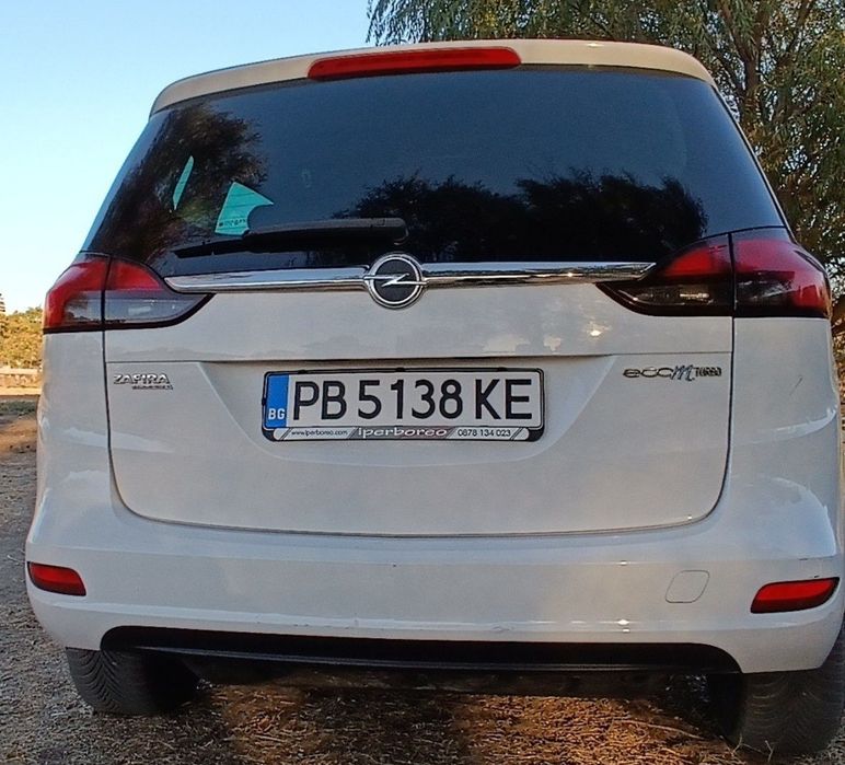 Опел Зафира 7 местен оригинална метанова уредба.