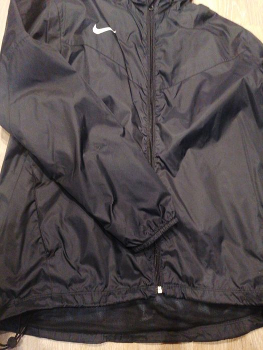 Ветровка на Nike размер л