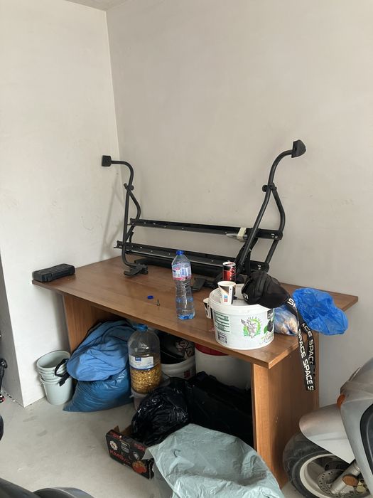 Работна маса хуба