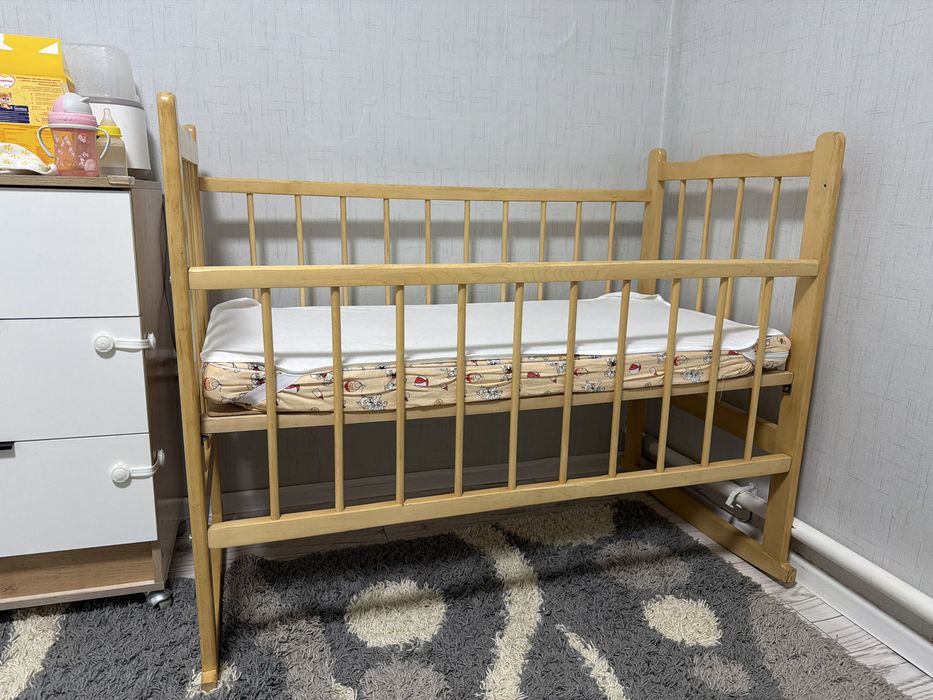 Продам детскую кроватку