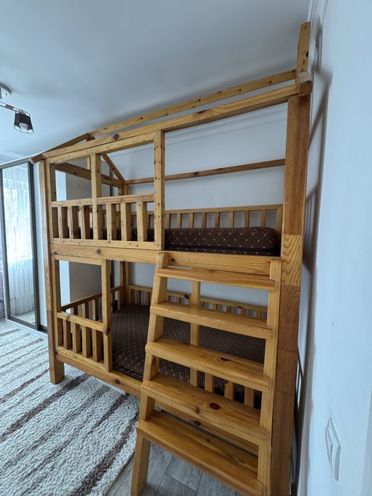 Двухъярусная кровать для детей