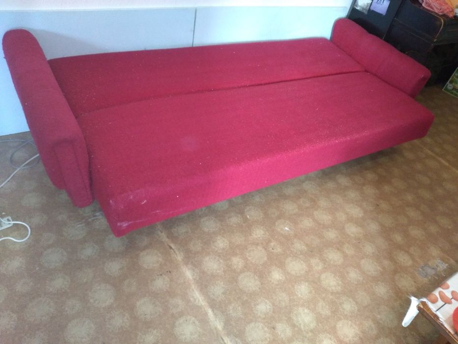 Разтегателен диван