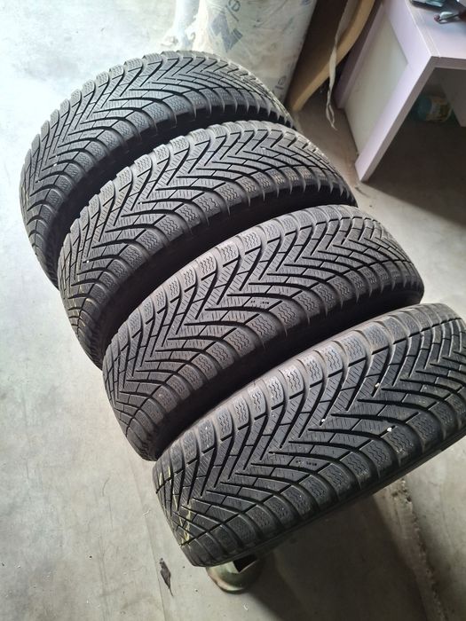 4 Anvelope m+s 185 60 r15 Pirelli