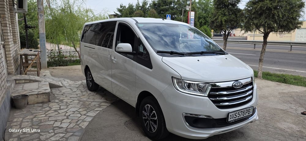 Услуги пассажирских перевозок на JAC M3 по  Ташкенту и регионам Узб