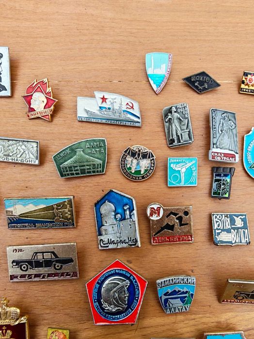 Колекция значки СССР социализъм ретро 150бр