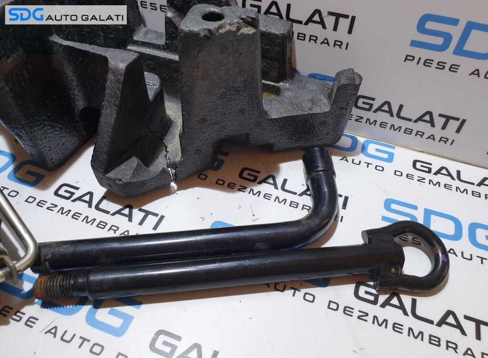 Trusa Suport Spuma Cheie Roti Cui Carlig Infiletant Remorcare Renault Megane 3 2008 - 2015 Cod 995040009R