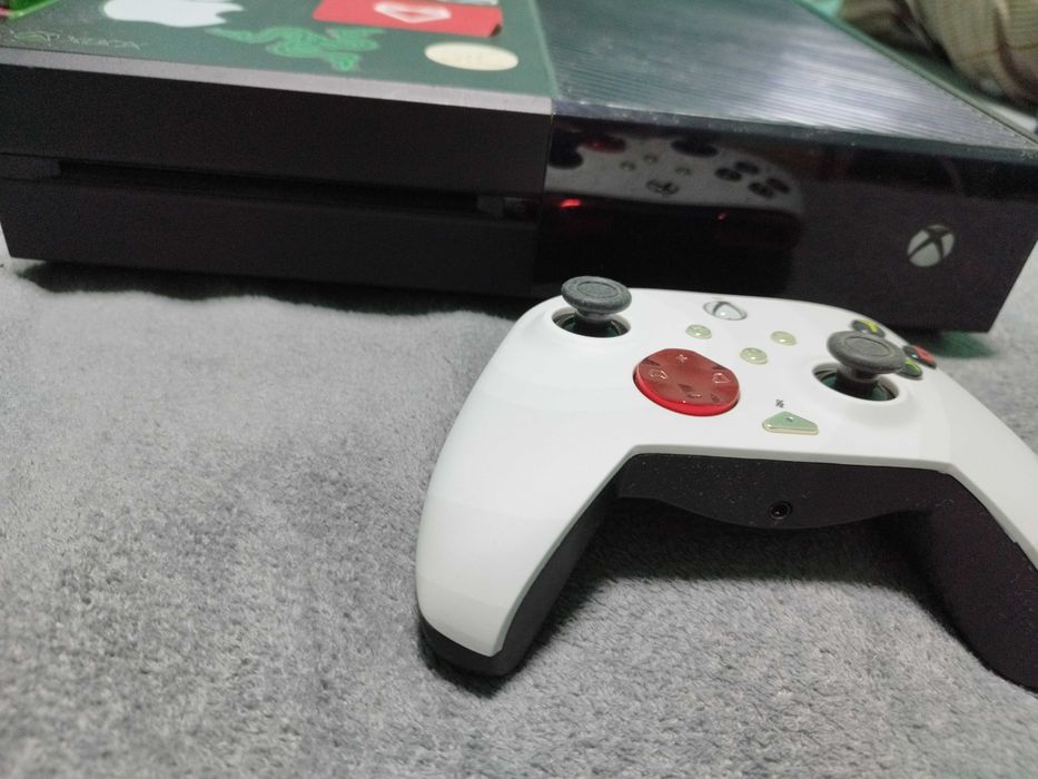 Xbox one 500gb cu jocuri pe cd și digitale incluse