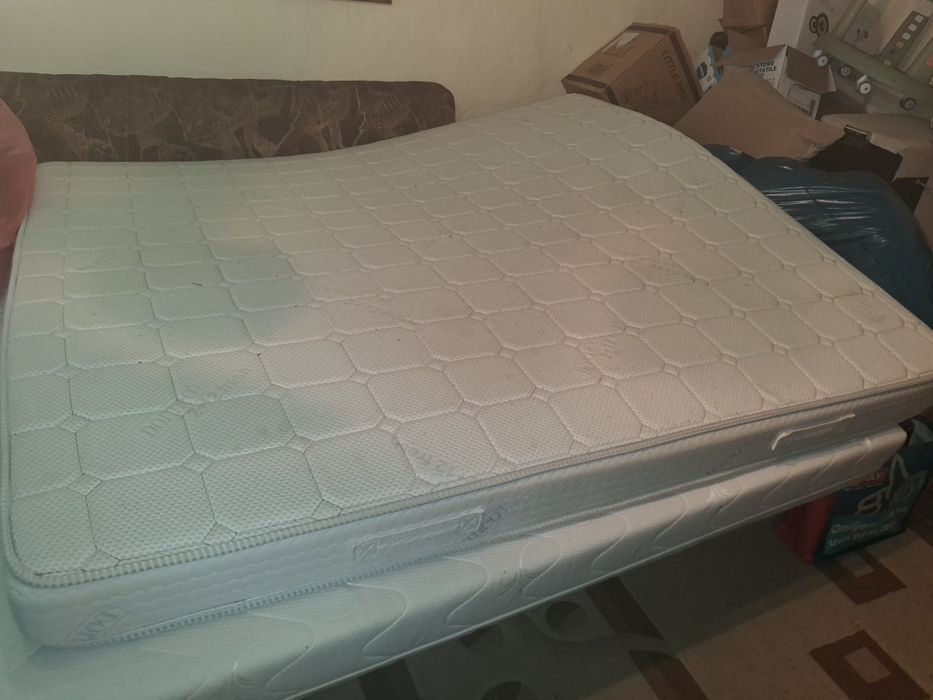 Vând 2 saltele 1 dormea 1,80×2,00 și una 1,60×2,00