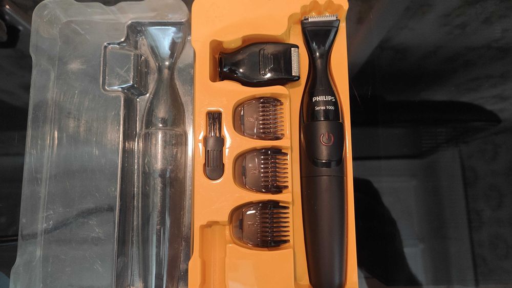 Philips series 1000 Ultra precise beard styler - стайлер для бороды