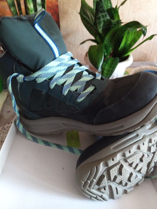 Спортни маратонки номер 38