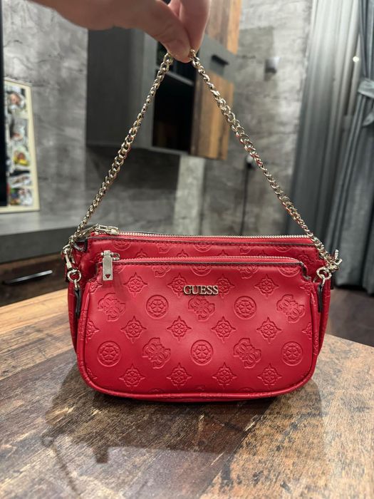 Дамска чанта Guess