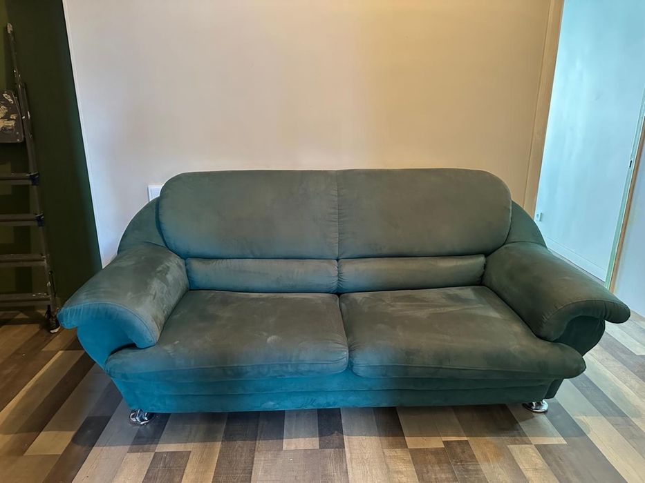 Продам диван в хорошем состояние