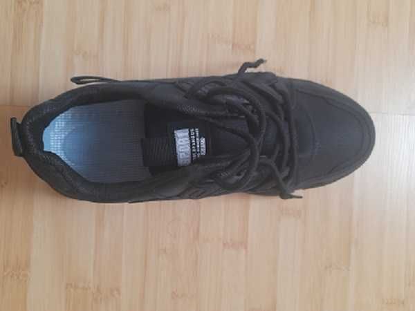 Pantofi sport marimea 43 nou nouti