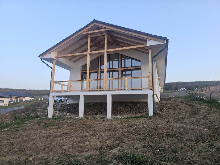 Casă nouă de vânzare în Livezeni