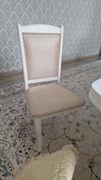 Стол и 18 стулья