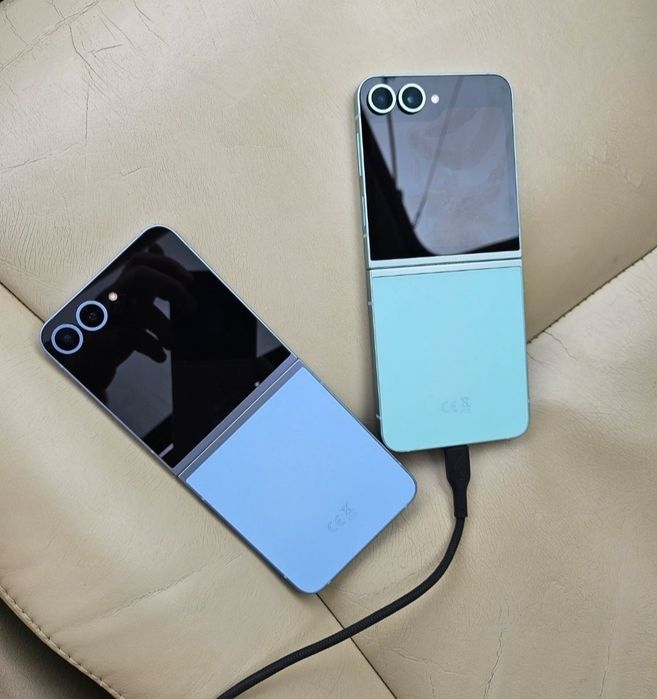 Samsung Galaxy Z Flip6/3.000 Ron *** ZFlip5/2.500 ron *** NOU *** 12GB RAM și 512GB spațiu memori