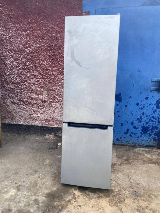 Холодильник продается