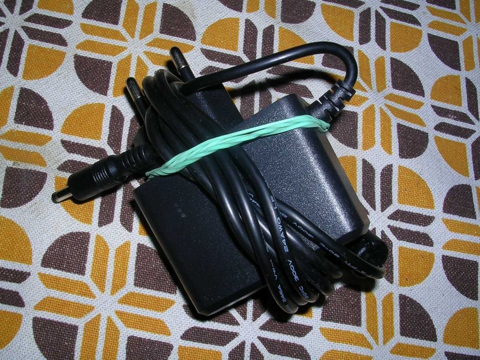 Адаптер 5 волта и USB кабел за Sony Ericsson