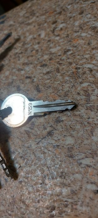 Thule ключалки,патрони,ключове за багажник,автобокс,греди,ски цагажник