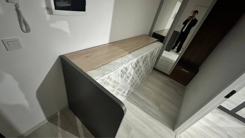 Продаю кровать, Bir kishilik karavot matras bilan sotiladi