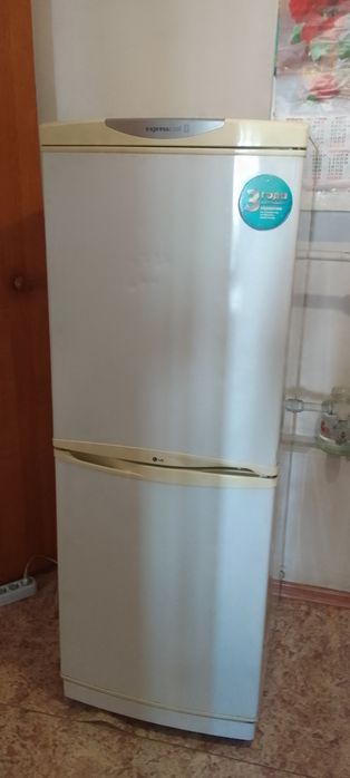 Продам холодильник