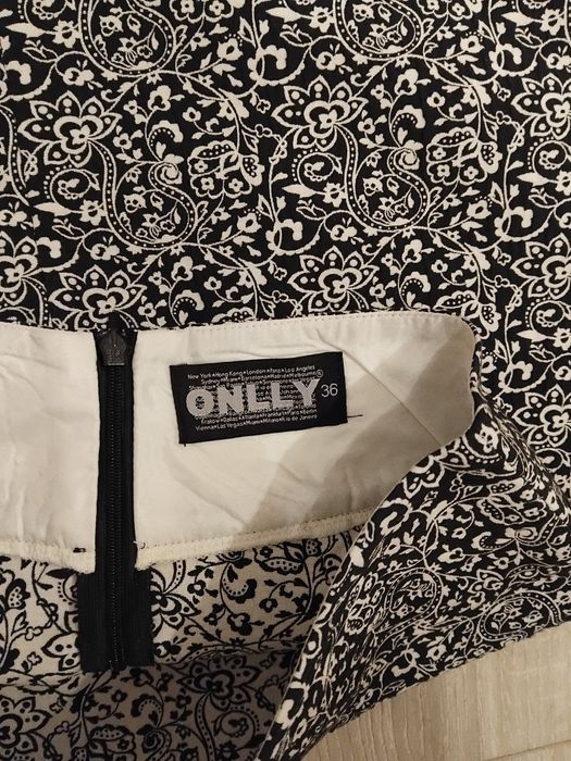 Fusta conica scurta Only de la Fofy