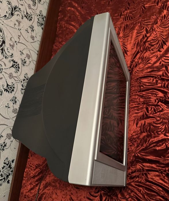 Готовый комплект: Японский ТВ Hitachi + 2 DVD плеера + пульты