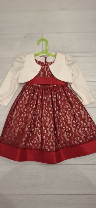 Продам платье для девочки