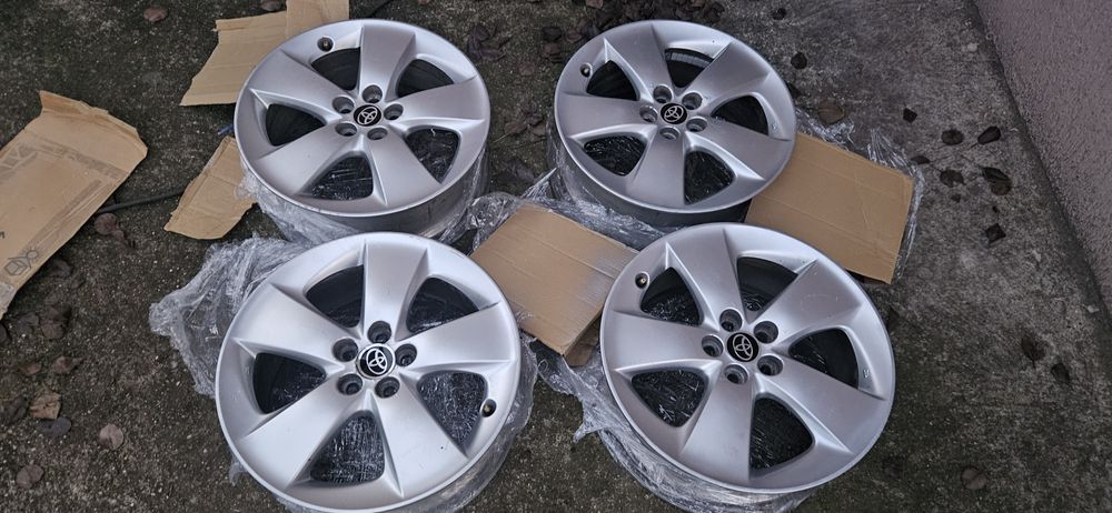 5/100/17 toyota prius avensis оригинални джанти за тойота приус 17 цол