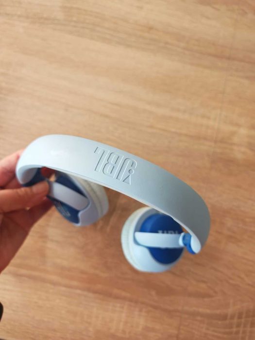 Bluetooth детски слушалки JBL