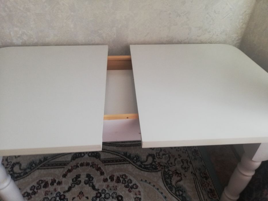 Срочное продам шикарный белый стол 3м