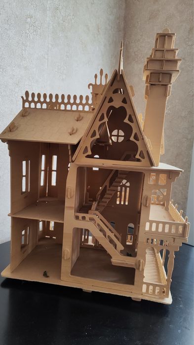 Продам двухэтажный домик для маленьких принцесс