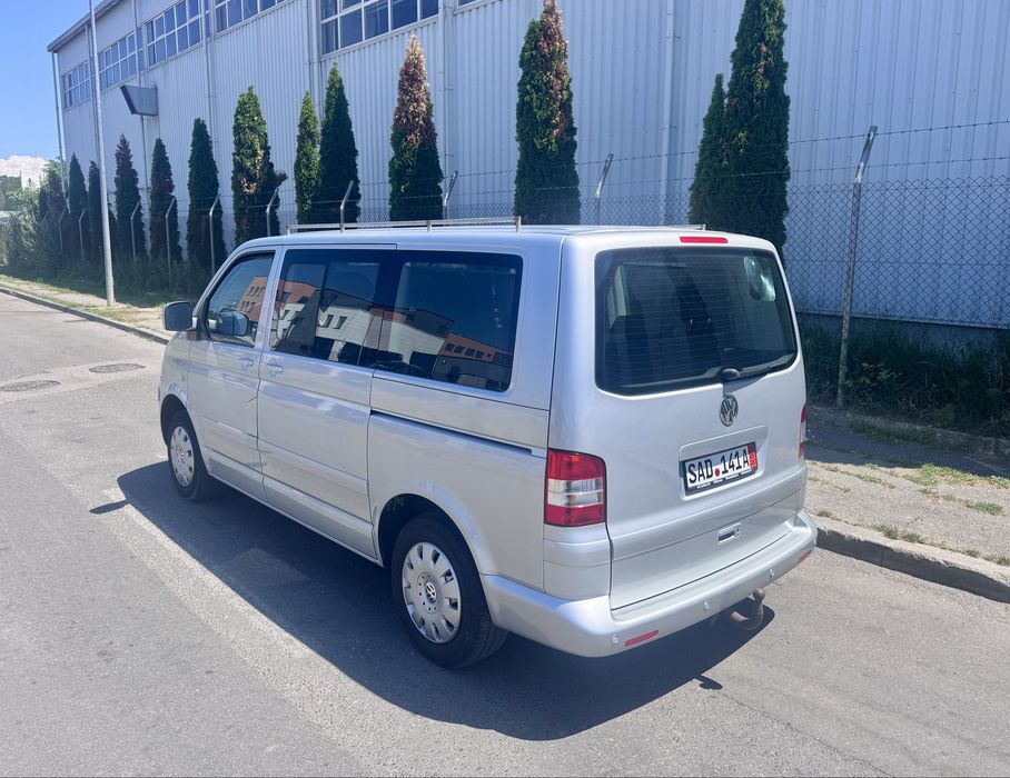 Vw T5 multivan cu 7 locuri, clima, 2 usi culisante, se face pat
