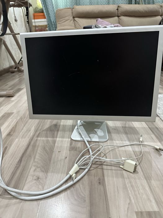 Apple Cinema  Display 30 диогональ очень редкая модель!!!