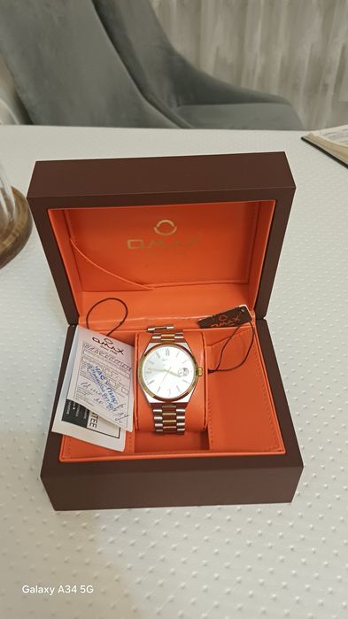 Продаётся часы OMAX