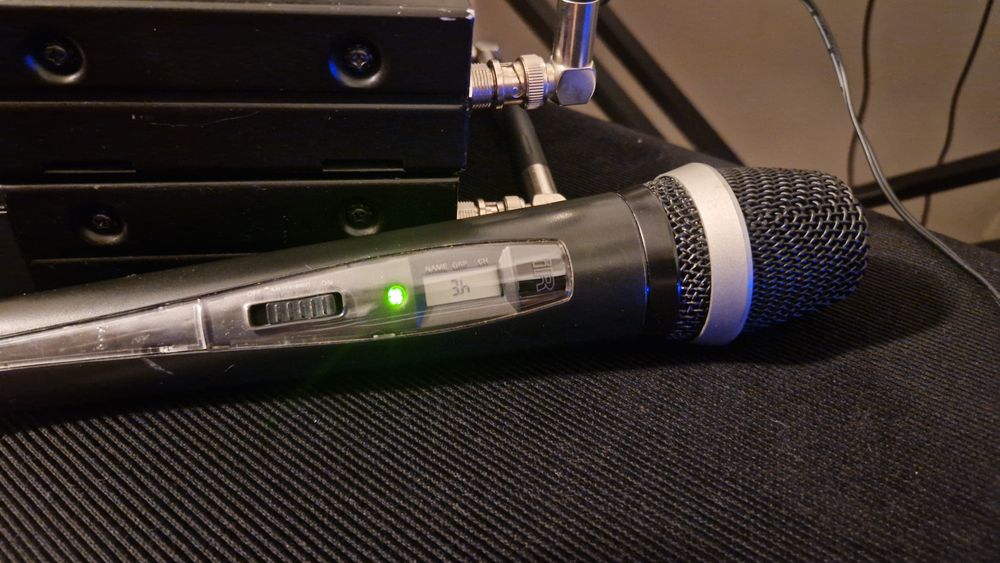 AKG wireless WMS 450 capsula D5