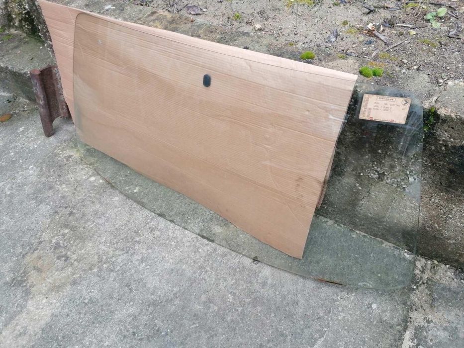 НОВО оригинално стъкло за Audi 80 90_ Audi B2